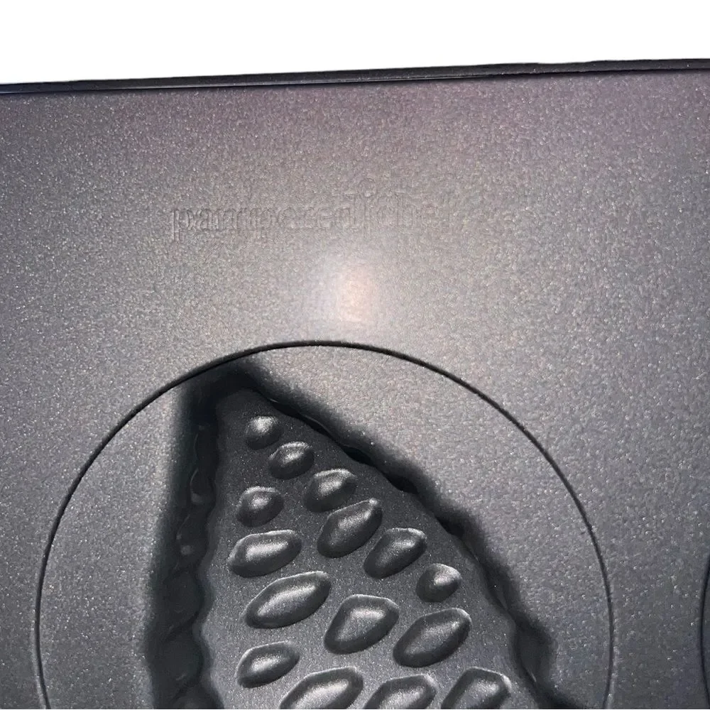 The Pampered Chef retired rectangular Harvest cake‎ pan with 12 molds